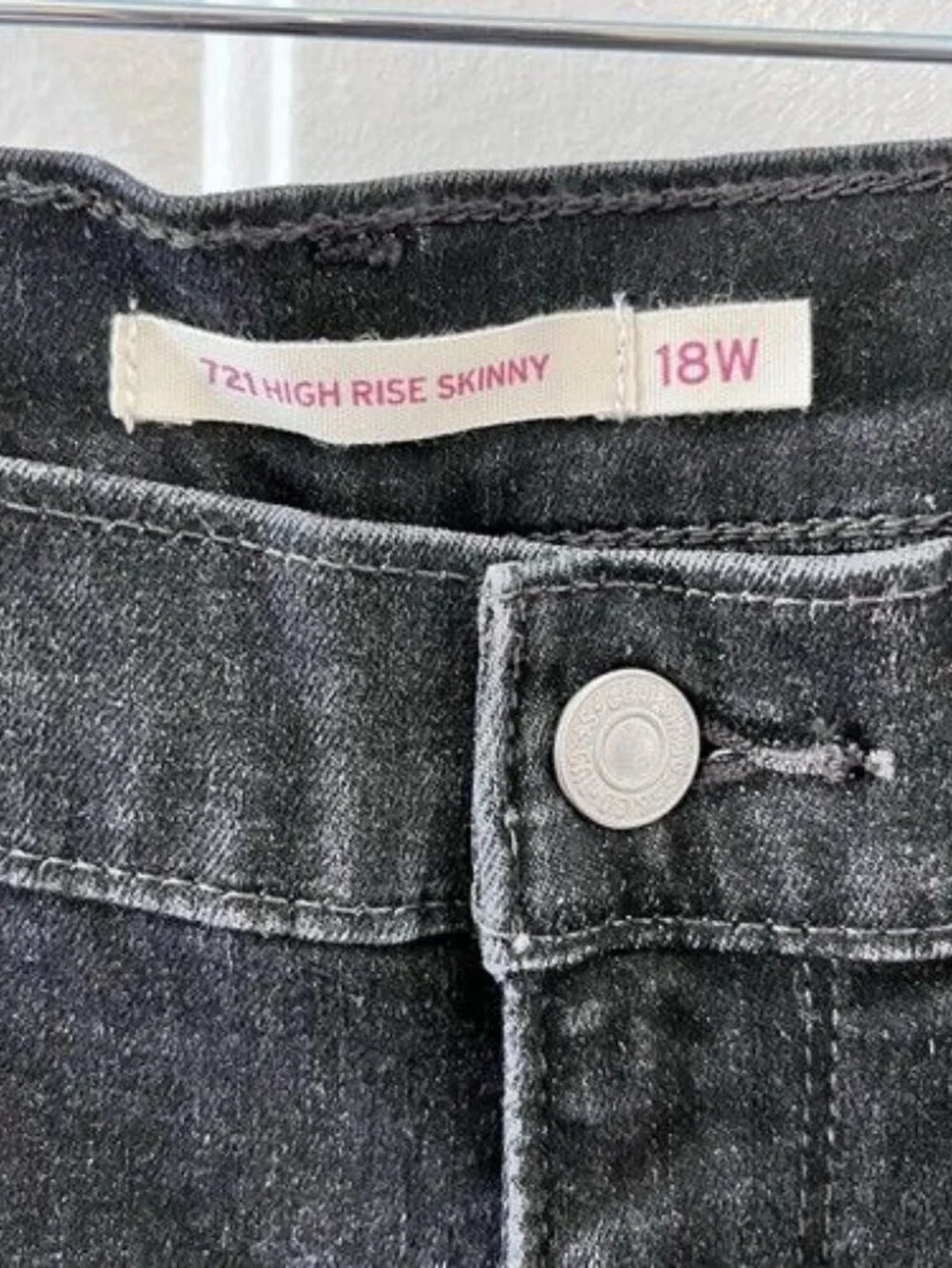 NEW Levi’s 721 High Rise‎ Skinny Jeans Plus Size 18W Solid Black MSRP $69